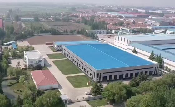 Konfigurowalny projekt przemysłowej konstrukcji stalowej do budowy warsztatów z płyt warstwowych