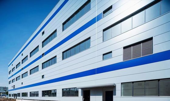 Przemysłowa szybka instalacja Prefabrykowane budynki magazynowe Dostosowalna konstrukcja magazynowanie Oszczędności kosztów