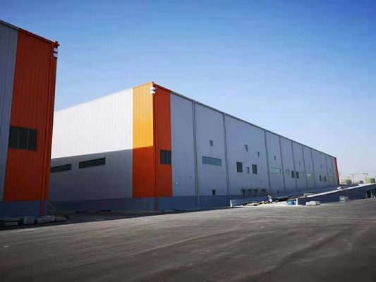Prefabrykowana wiata załadunkowa o dużych gabarytach, wysoka, trwała konstrukcja stalowa magazynu